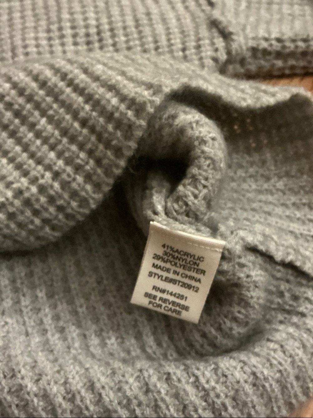 Moon & Madison Cozy Grey Waffle Knit Chunky Sweater Size Medium - Picture 6 of 6